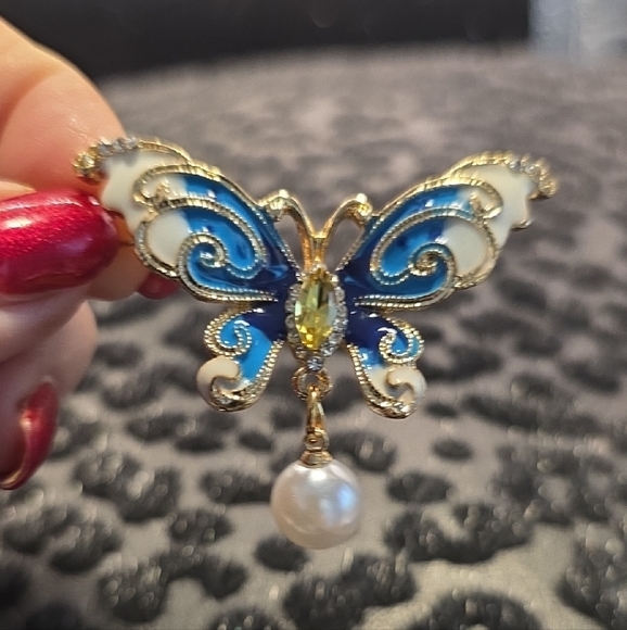 Exquisite Blue and Gold Butterfly Brooch - Picture 4 of 6